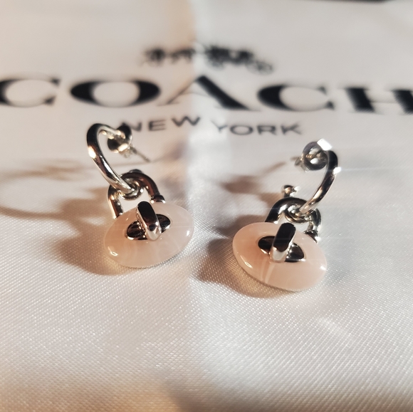 Coach Reserve Chain Turnlock Necklace and Earrings - Picture 11 of 14